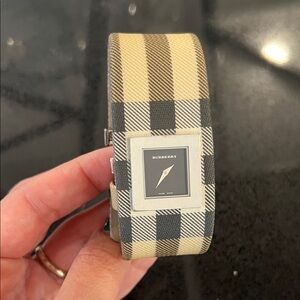 Burberry Nova canva- Checkered Beige and Black Watch